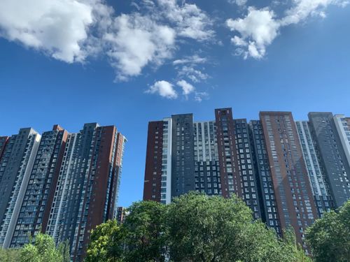 鄭州房產(chǎn) 開(kāi)發(fā)商降價(jià)賣(mài)房求生存 鄭州樓市前行艱難